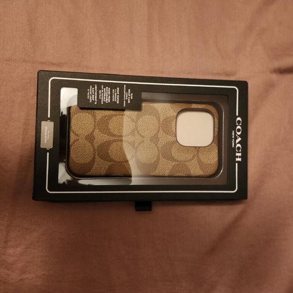 COACH phone case for iphone 14 pro - Picture 8 of 9